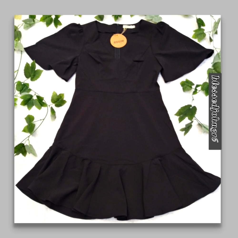 essue Dress Black Midi NWT Flair Sleeves Medium
